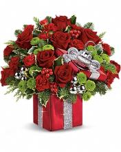 Teleflora\'s Gift Wrapped Bouquet